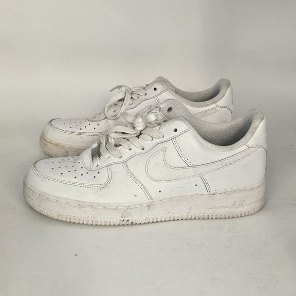Nike Air Force 1 07 Triple White Men’s Shoes 9.5 Classic Streetwear Iconic Sneak - Picture 12 of 12